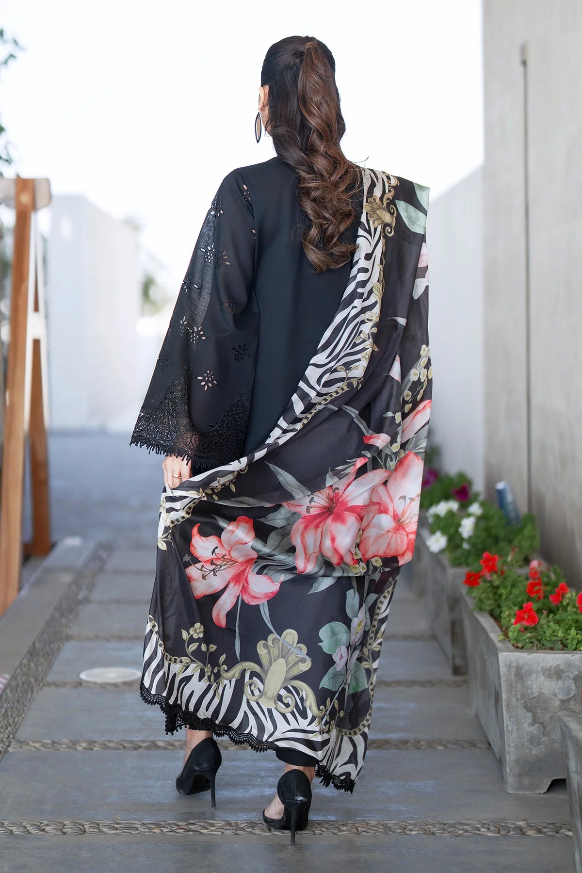 EMBROIDERED PRINTED LAWN UF-4080