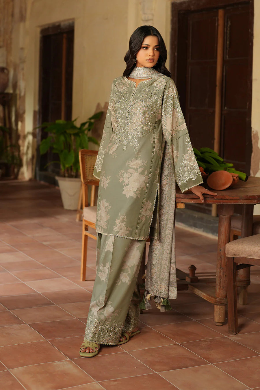 IPF-08 Embroidered Linen