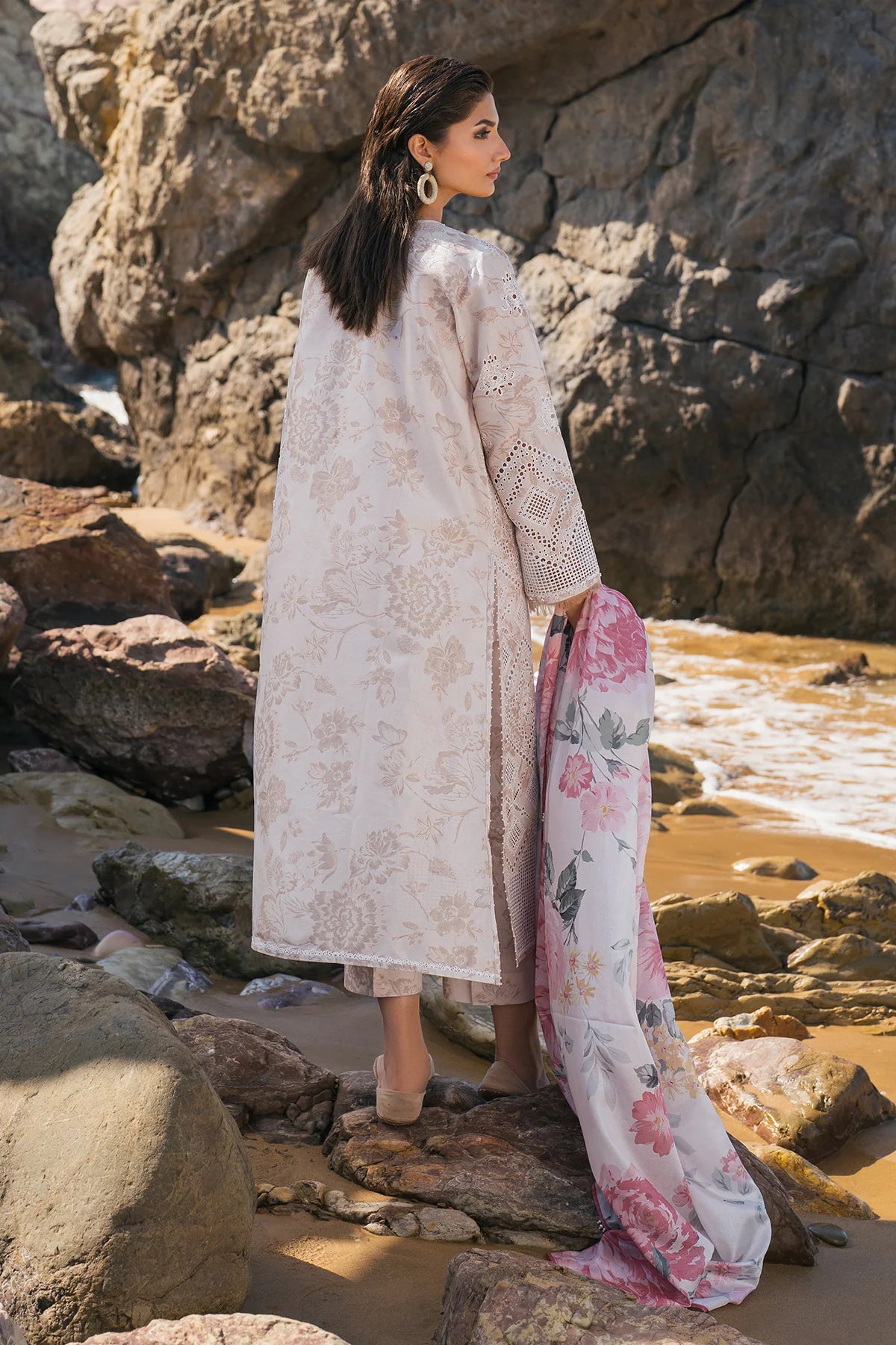 EMBROIDERED PRINTED LAWN UF-4116