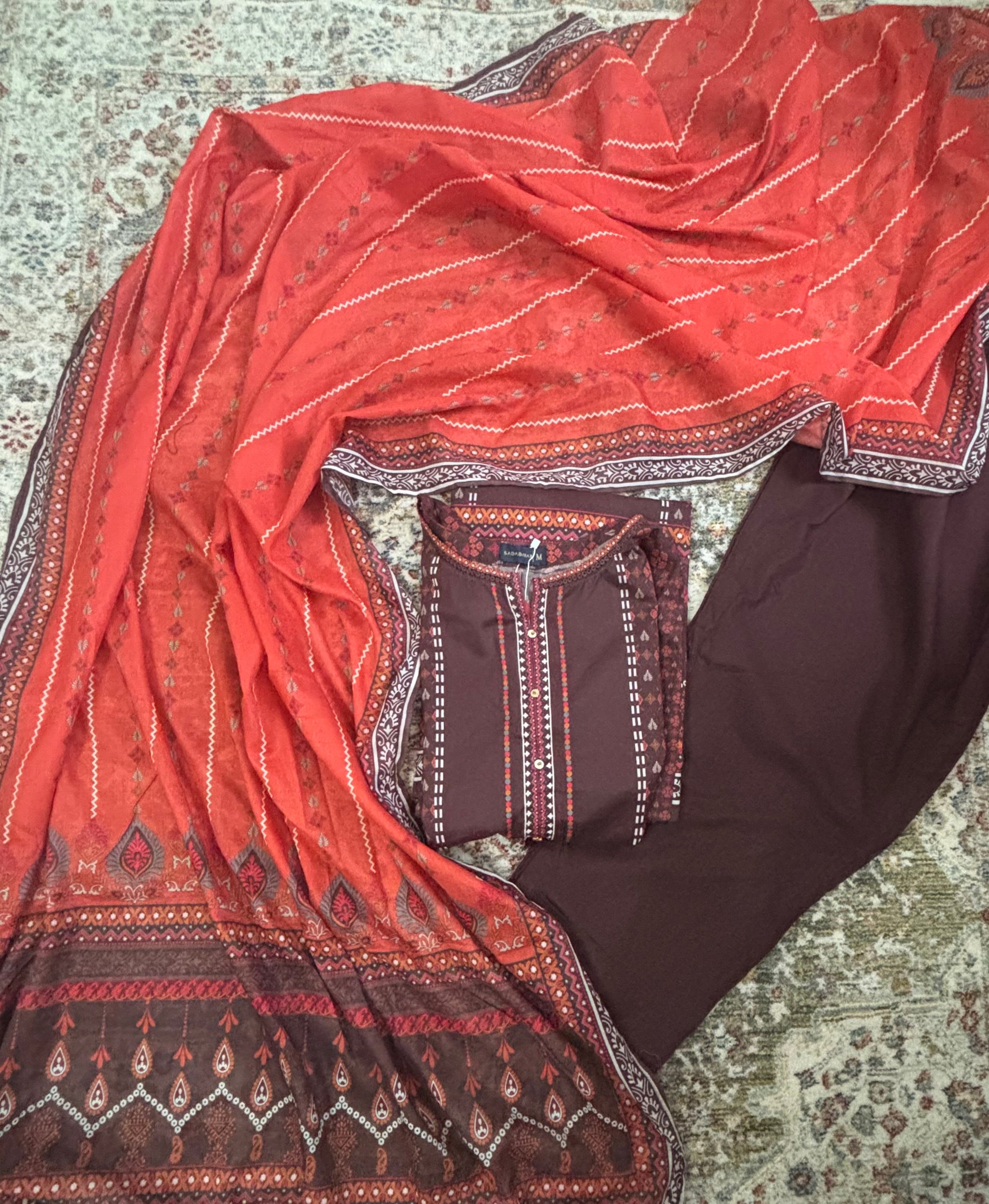 Sadabahar lawn 3 piece suit