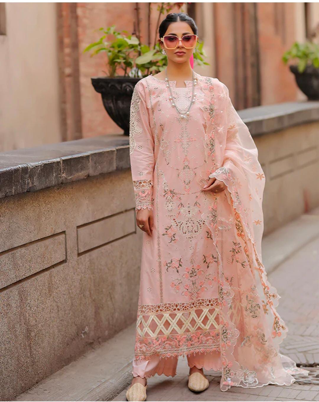 Cotton chikankari