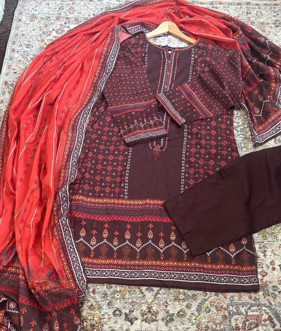 Sadabahar lawn 3 piece suit