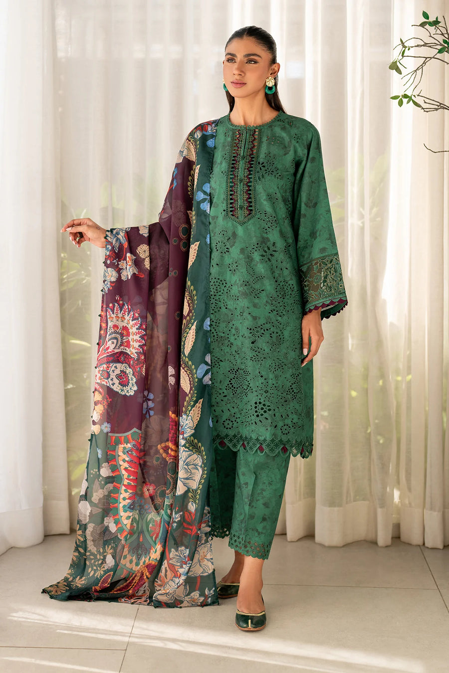 EMBROIDERED PRINTED LAWN UF-4095
