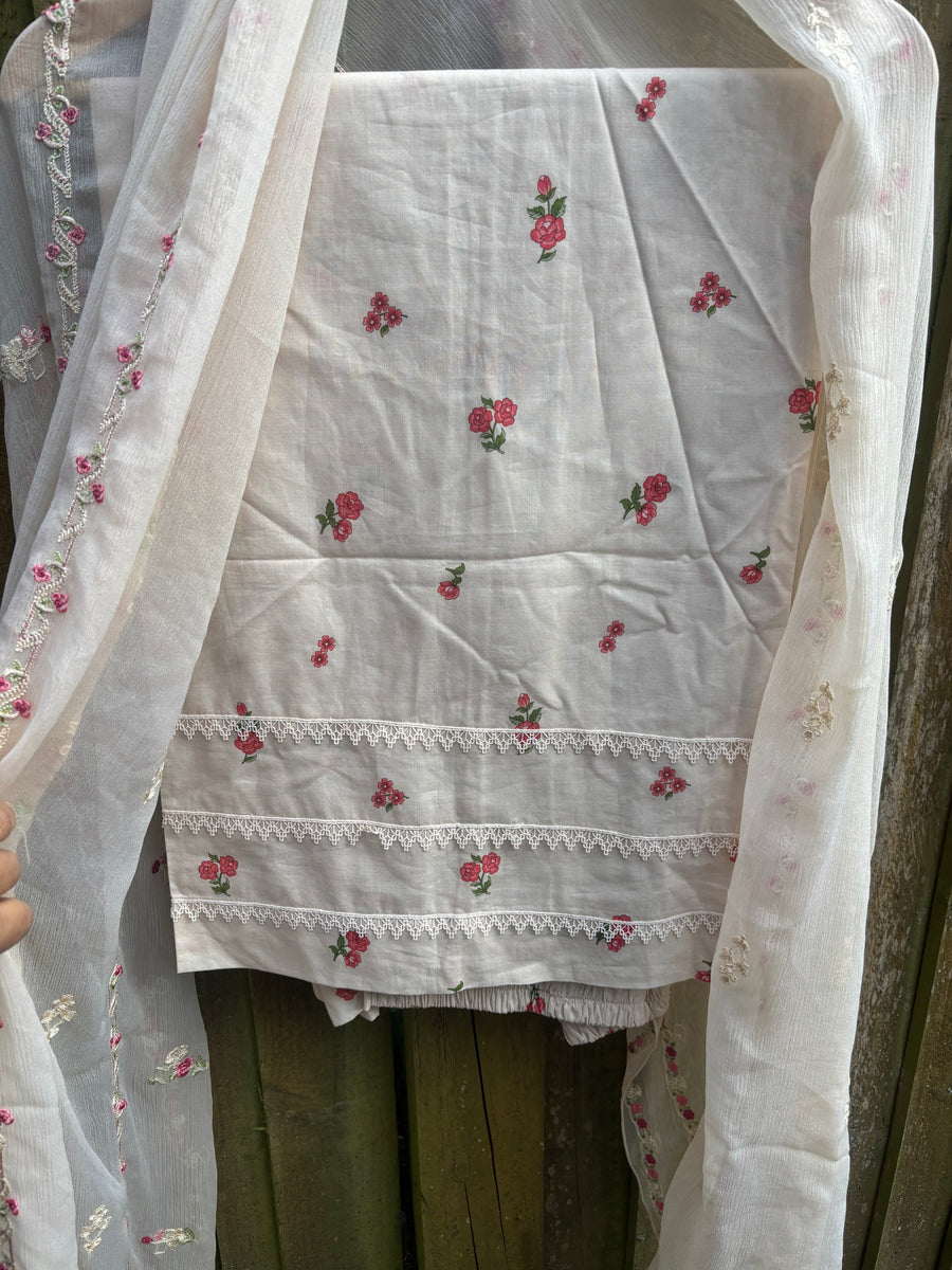 Agha Noor Lawn 3-piece Suit