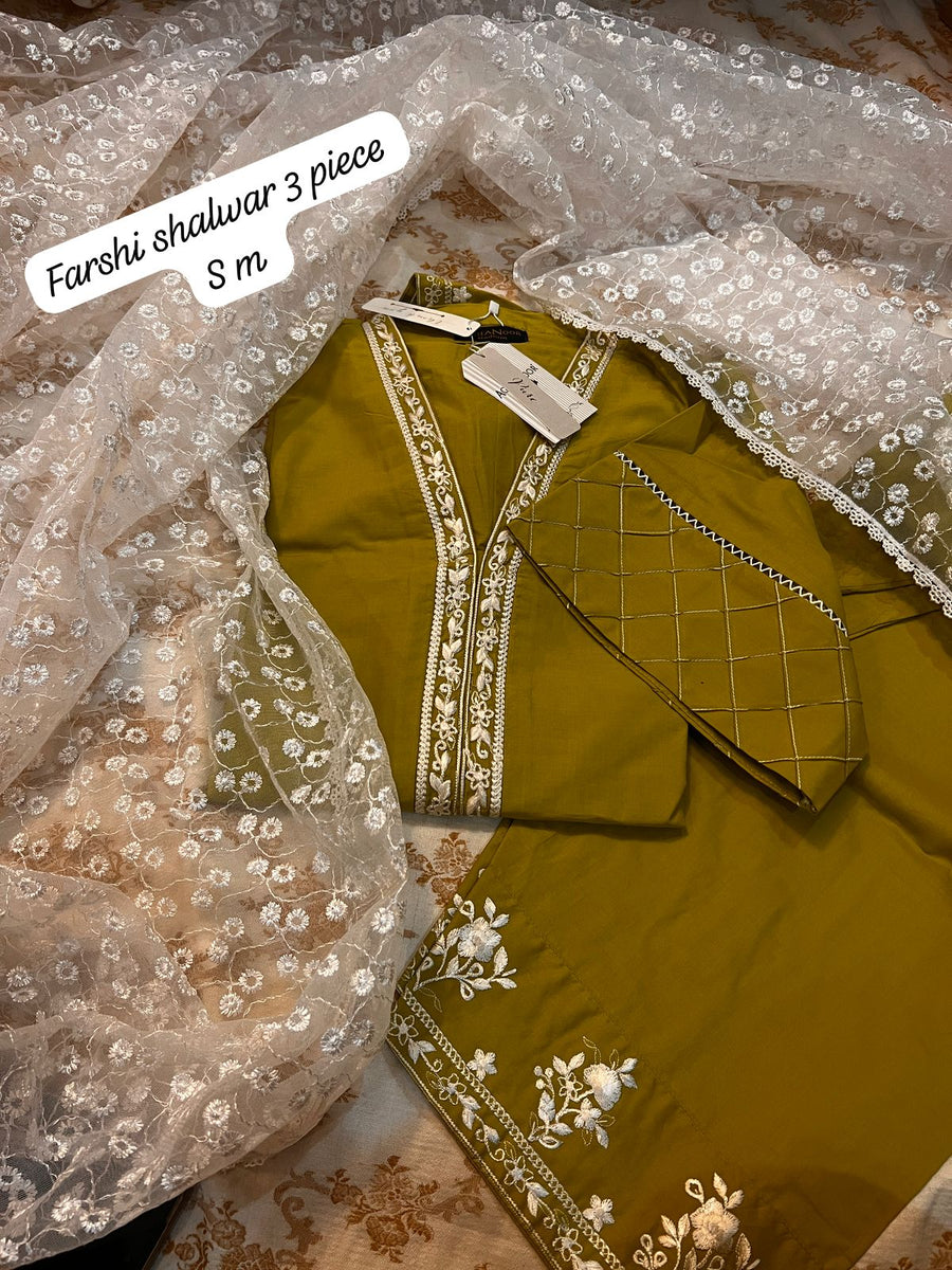 Aghanoor 3 piece Farshi shalwar outfit